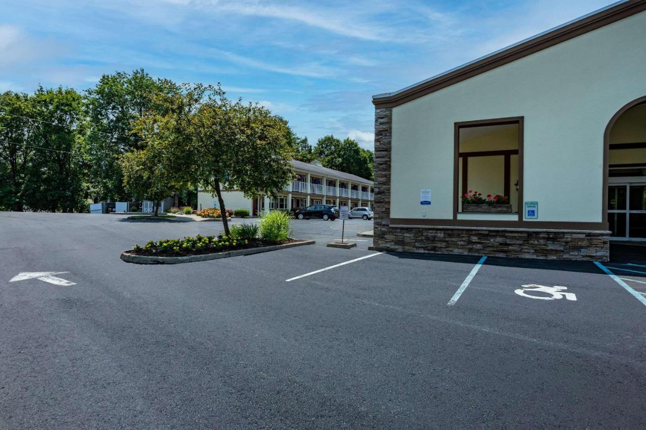 Rodeway Inn Poughkeepsie Ngoại thất bức ảnh