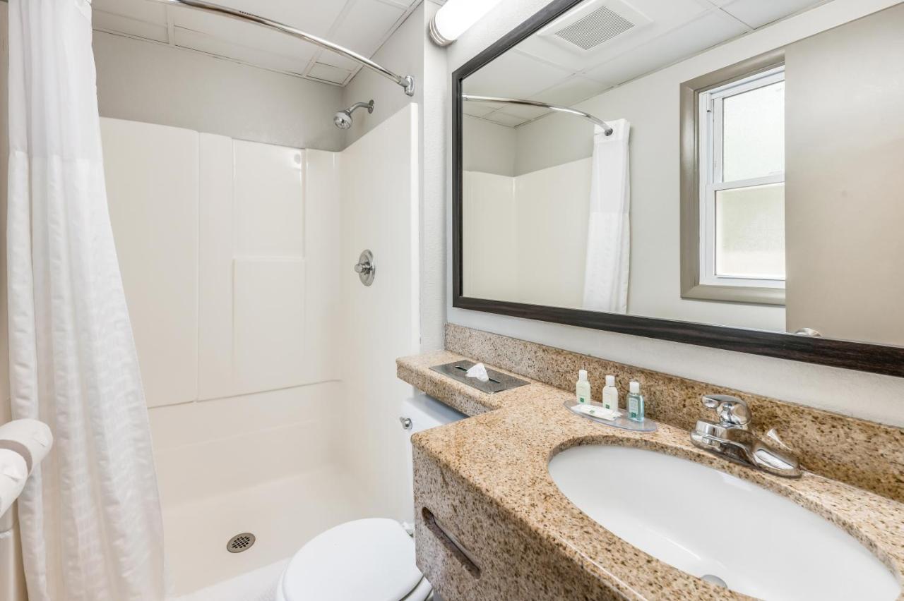 Rodeway Inn Poughkeepsie Ngoại thất bức ảnh